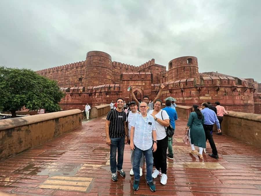 From Delhi: Private Taj Mahal, Agra Fort & Baby Taj Day Tour - The guide can make or break the day