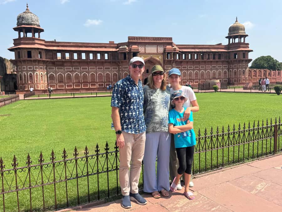 From Delhi: Private Taj Mahal, Baby Taj & Agra Fort Day Trip - Breakfast or lunch at a five-star hotel