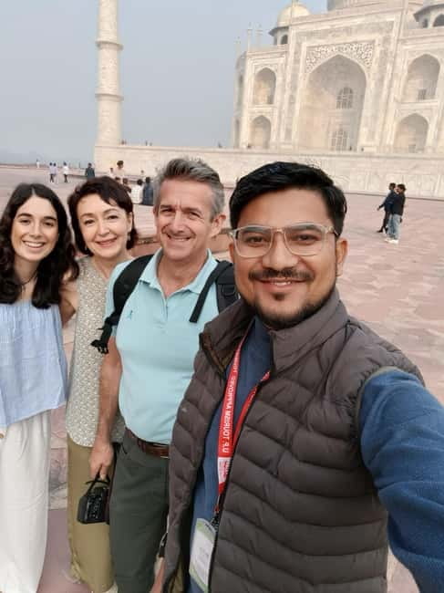 From Delhi: Sunrise Taj Mahal and Agra City Day Tour By Car - Agra Fort and the Mughal story in red sandstone