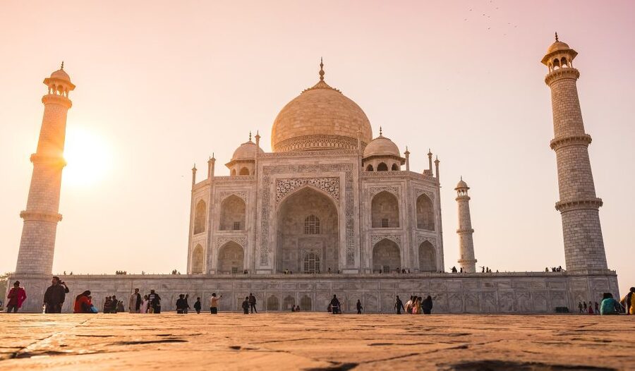 From Delhi: Taj Mahal & Agra Fort Day Trip by Express Train - Meeting your guide in Agra