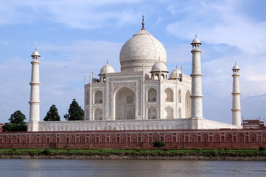 From Delhi: Taj Mahal & Agra Fort Day Trip by Express Train - Seeing the Taj Mahal without wasting the morning
