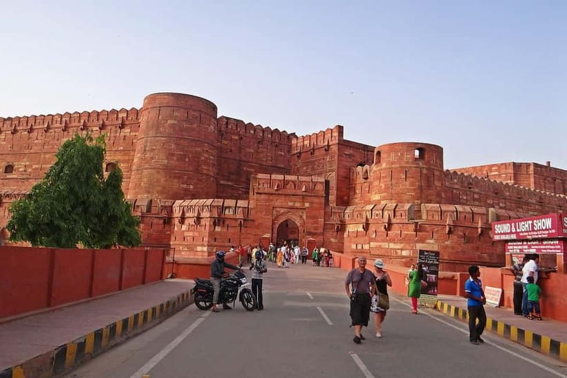 From Delhi: Taj Mahal & Agra Fort Private Day Tour By Car - Reading Agra Fort after the Taj