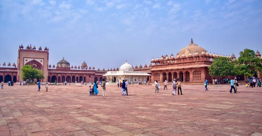 From Delhi: Taj Mahal Sunrise, Agra Fort & Baby Taj Day Tour - Agra Fort puts the Taj Mahal in context