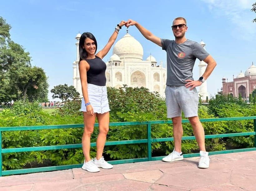 From Delhi: Taj Mahal Sunrise and Agra Fort Private Tour - A private format that works well for solo visitors
