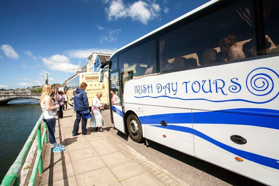 From Dublin: Blarney, Rock of Cashel and Cahir Castles Tour - Blarney Castle: the busiest and most varied stop