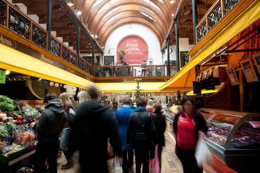 From Dublin:Cork,Cahir Castle,Rock of Cashel Tour in Spanish - Two hours to find your way around Cork