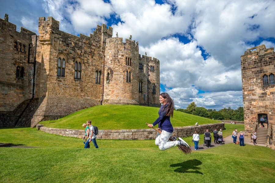 From Edinburgh: Day Trip to Bamburgh and Alnwick Castle - Alnwick Castle, the Hogwarts stop
