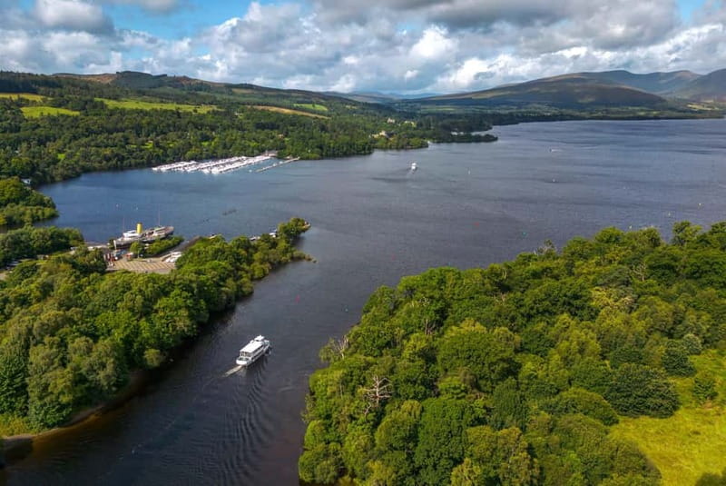From Edinburgh: Stirling Castle, Kelpies and Loch Lomond - Meeting the Kelpies beside the canal