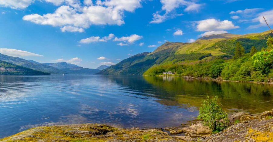From Edinburgh: Stirling Castle, Loch Lomond & Whisky Tour - Stirlingshire connects scenery with Scottish history