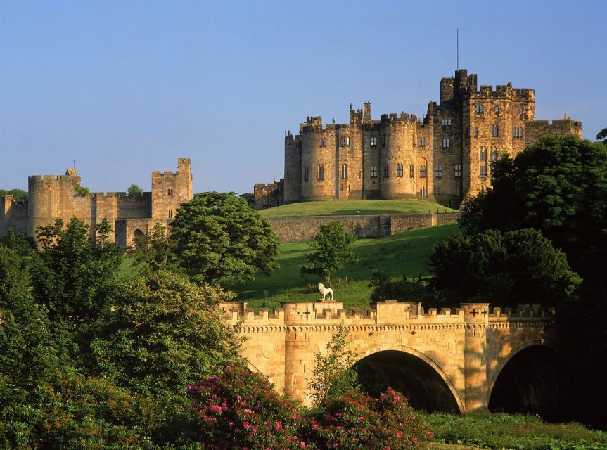 From Edinburgh: Viking Coast & Alnwick Castle Day Tour - Why the guide matters so much