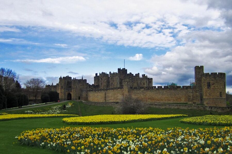 From Edinburgh: Viking Coast & Alnwick Castle Day Tour - Booking flexibility and meeting details