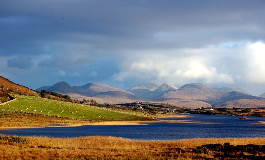 From Galway: Castles of Connemara Full-Day Tour - Seeing Ballynahinch Castle by the lake