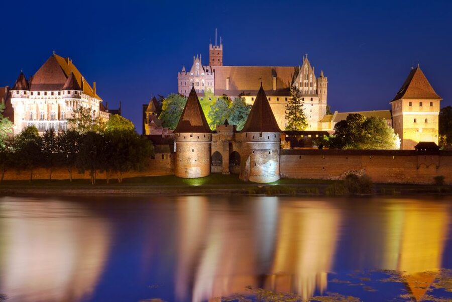From Gdansk: Half-Day Malbork Castle Tour with Audioguide - Museum collections beyond the main rooms