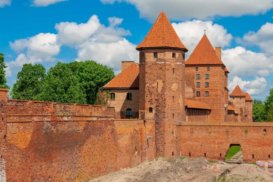 From Gdansk: Malbork Castle Half-Day Private Tour - Old devices, weapons, and everyday life