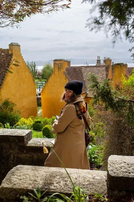 From Glasgow: Castles, Clans & Outlander Day Tour - Blackness Castle and the Firth of Forth