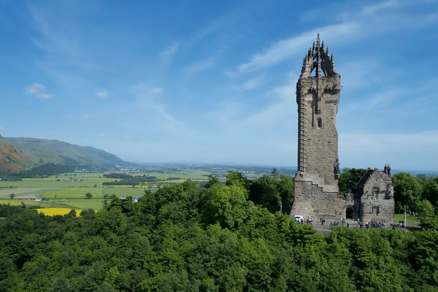 From Glasgow: Stirling Castle & Loch Lomond Tour - Balloch gives you two different choices
