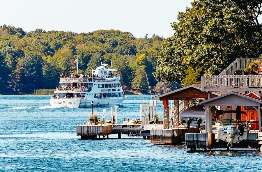 From Ivy Lea: 1000 Islands Boldt Castle Scenic Cruise - Boat comfort, food, and the weather