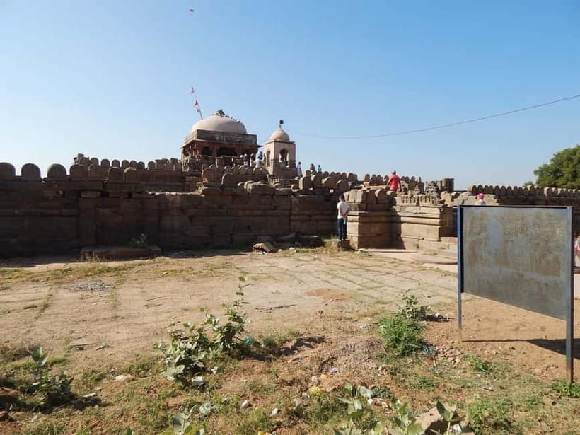 From Jaipur: Day Trip to Chand Baori and Bhangarh Fort - Reading the geometry of Chand Baori