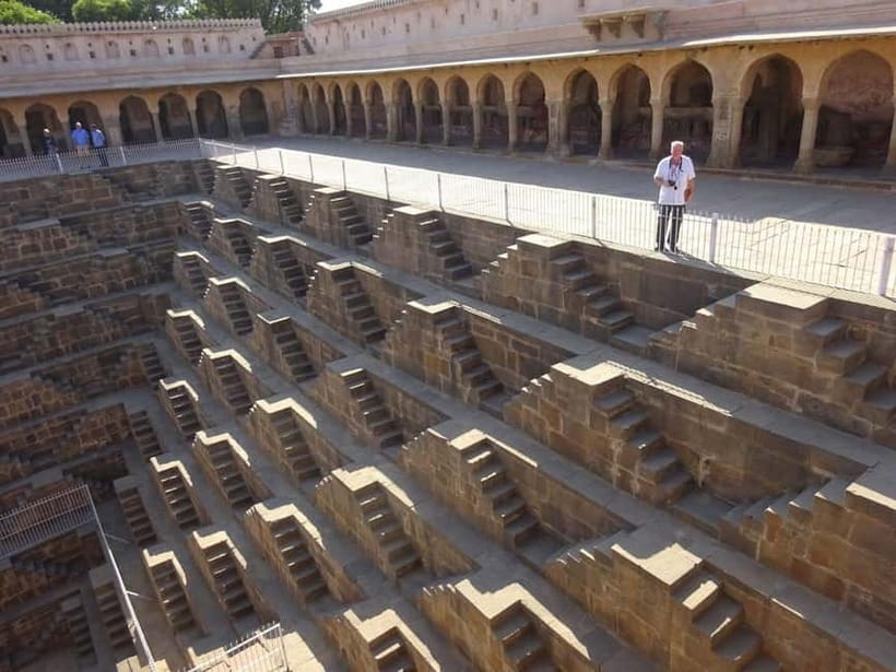 From Jaipur: Day Trip to Chand Baori and Bhangarh Fort - The three-hour road from Jaipur to Abhaneri