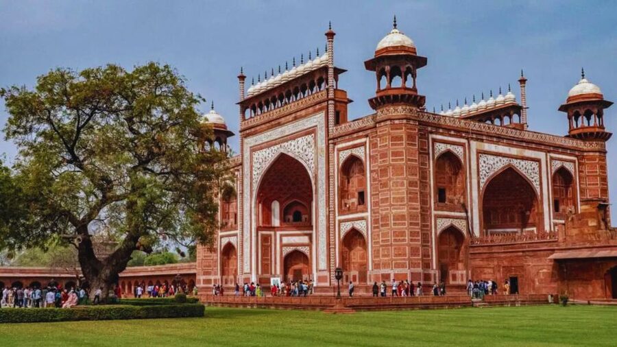 From Jaipur: Taj Mahal, Agra Fort, Baby Taj Day Trip by Car - Who should book this experience