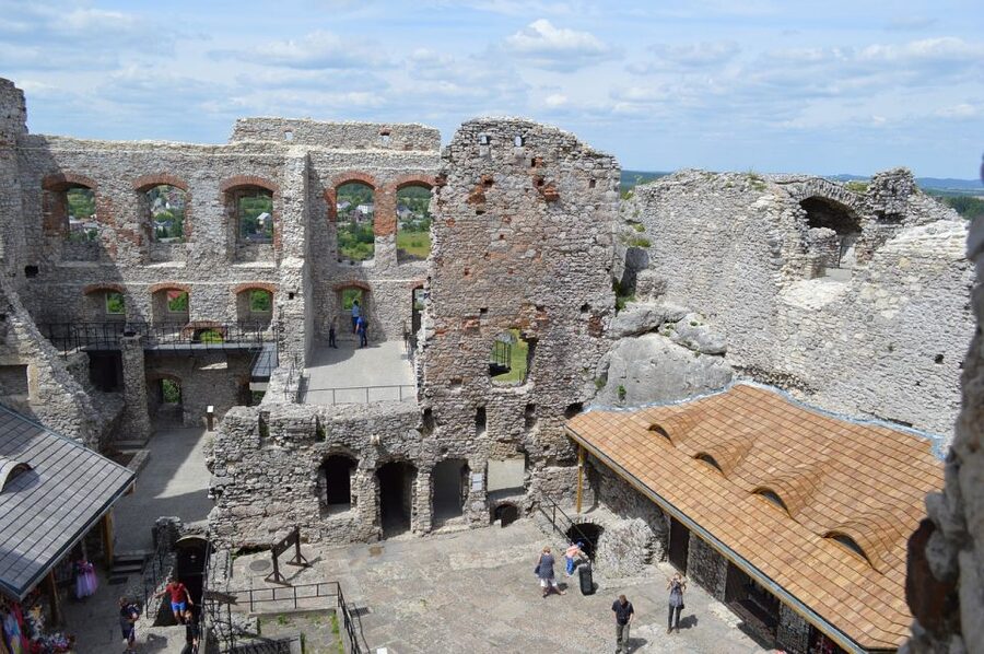 From Krakow: Ojców National Park & Ogrodzieniec Castle Tour - Hercules’ Club, a five-minute roadside wonder
