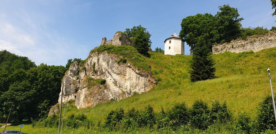 From Krakow: Ojców National Park & Ogrodzieniec Castle Tour - A driver-guide, not a nonstop lecture
