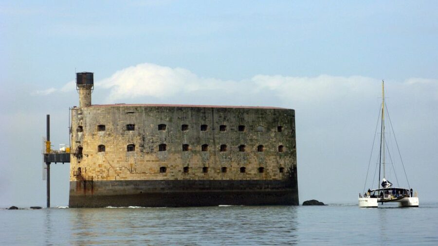 From La Rochelle: Sailing Cruise to Fort Boyard - The return ride on the forward trampolines