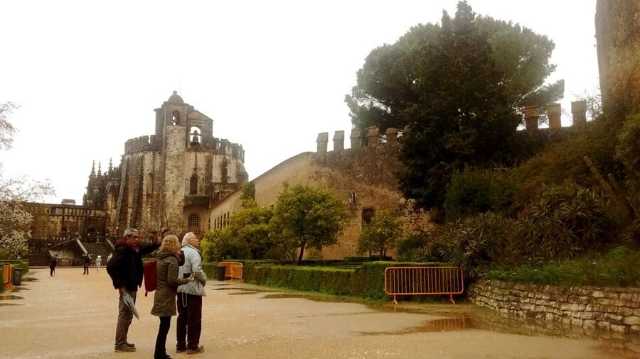 From Lisbon: Tomar, Christ Convent & Almourol Castle Tour - Who will enjoy this day most