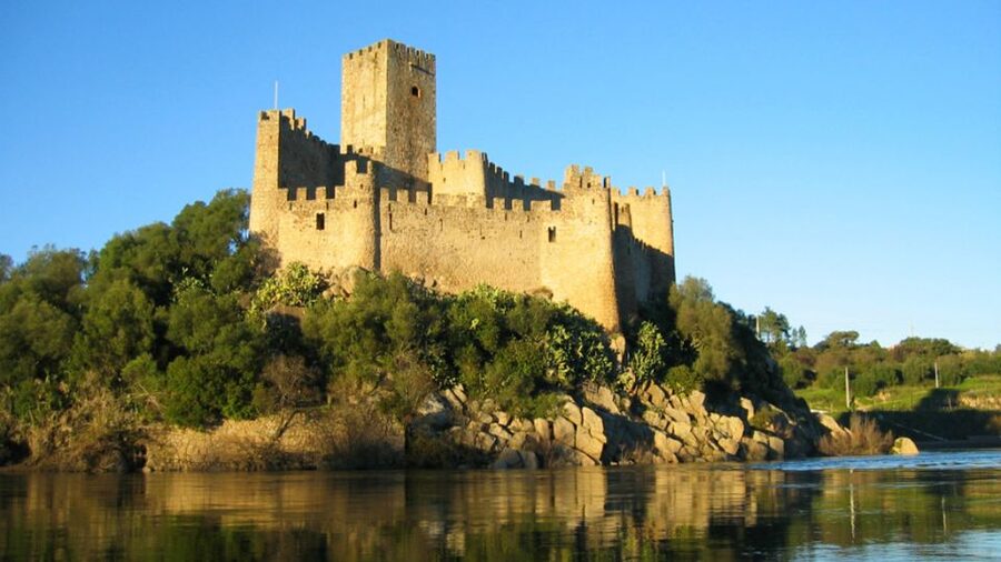 From Lisbon: Tomar, Christ Convent & Almourol Castle Tour - The guide can shape the whole day
