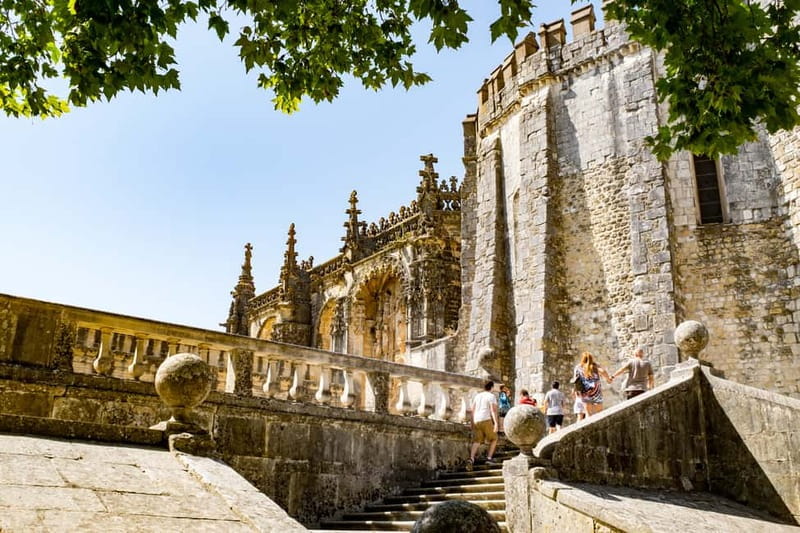 From Lisbon: Tomar, Convent of Christ & Almourol Castle - Best time to take this tour