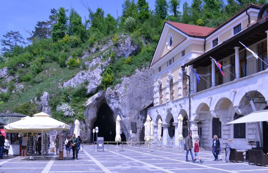 From Ljubljana: Postojna Cave & Predjama Castle Guided Trip - Why This Half-Day Trip Works So Well From Ljubljana
