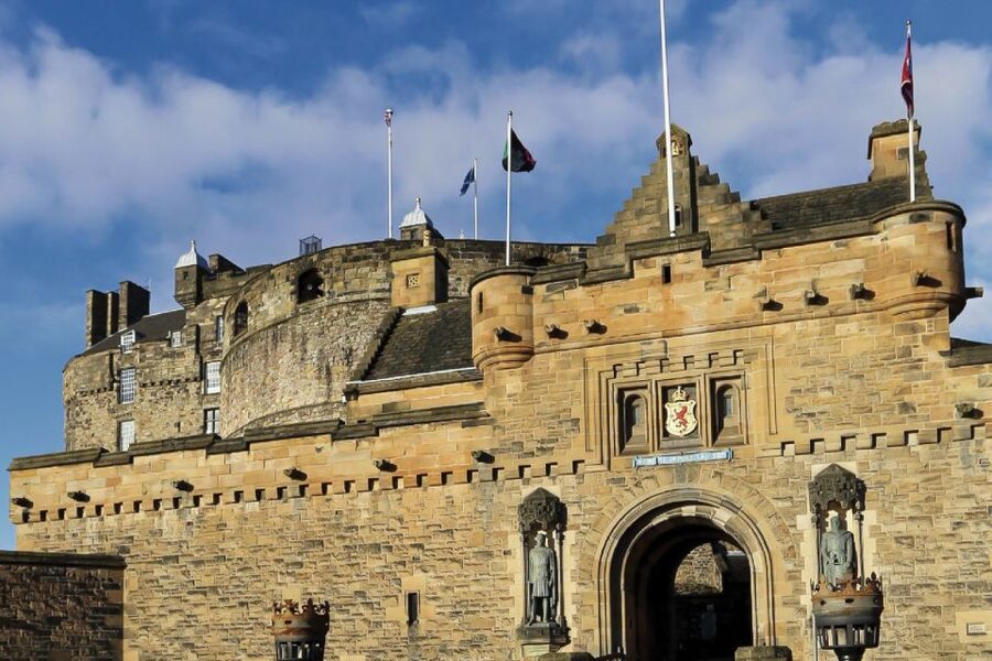 From London: Day Trip to Edinburgh by Rail with Castle Entry - Key points to know before you book