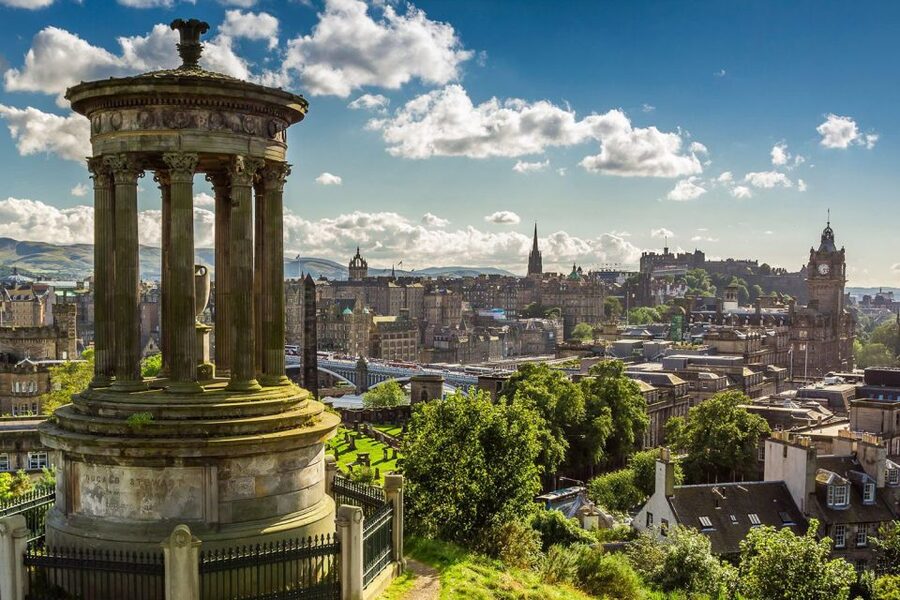 From London: Day Trip to Edinburgh by Rail with Castle Entry - The train from London to Edinburgh