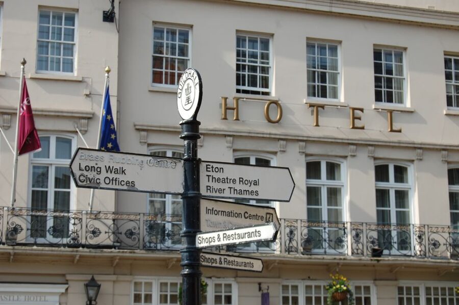 From London: Half-Day Trip to Windsor with Castle Tickets - Windsor Castle in a half-day from London