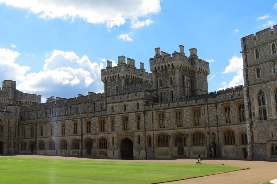 From London: Half-Day Trip to Windsor with Castle Tickets - What the coach ride adds