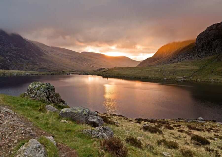 From London: North Wales, Snowdonia & Caernarfon Castle Tour - What the $349 price really buys you