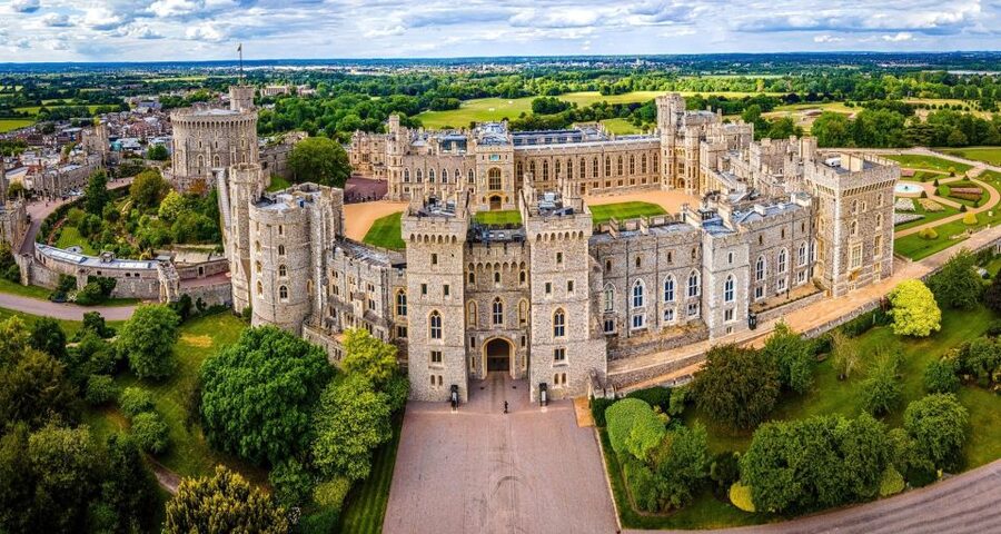 From London: Stonehenge and Windsor Castle Day Trip - The Bath question you should settle before booking