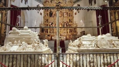 From Malaga: Alhambra and Royal Chapel with Entry Tickets