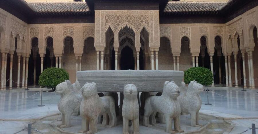 From Malaga: Granada Full-Day Trip with Alhambra - Granada city center before or after the palace
