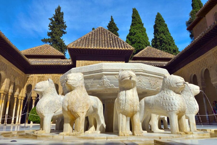 From Malaga: Granada Full-Day Trip with Alhambra - The real pace of the palace tour