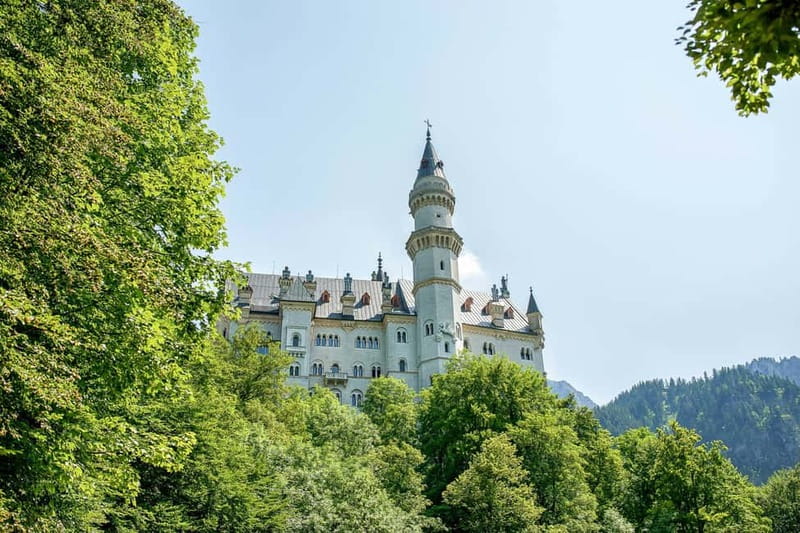 From Munich: Neuschwanstein & Linderhof Castle Full-Day Trip - Marienbrücke and the famous castle view