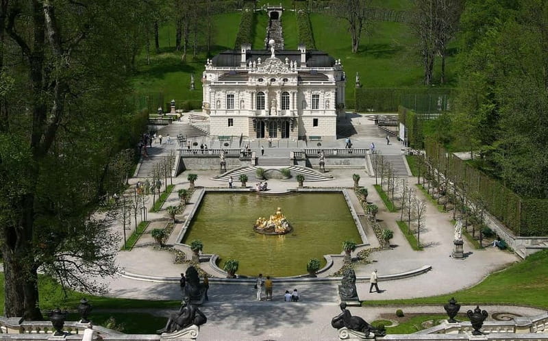 From Munich: To Neuschwanstein Castle, Linderhof, Oberammerg - A Private Road Day Through Bavaria