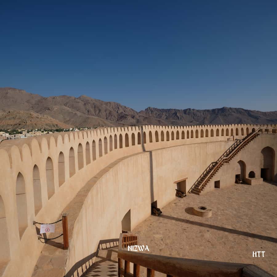 From Muscat: Nizwa, Bahla, and Jabrin Tour with Forts - Nizwa Souq and the practical side of Omani culture