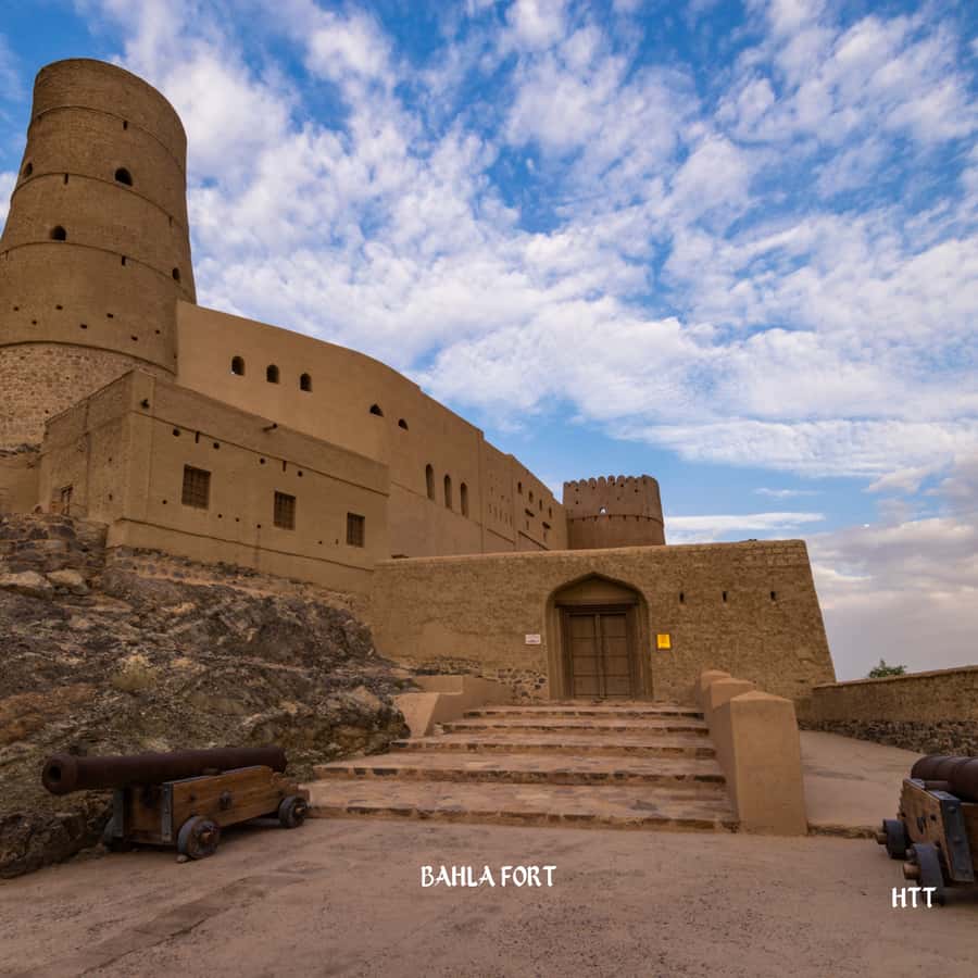 From Muscat: Nizwa, Bahla, and Jabrin Tour with Forts - The vehicle, guide, and pace