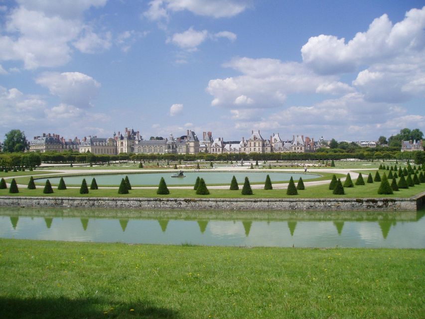 From Paris: Fontainebleau & Vaux-le-Vicomte Private Tour - Vaux-le-Vicomte: the house that caused a royal problem