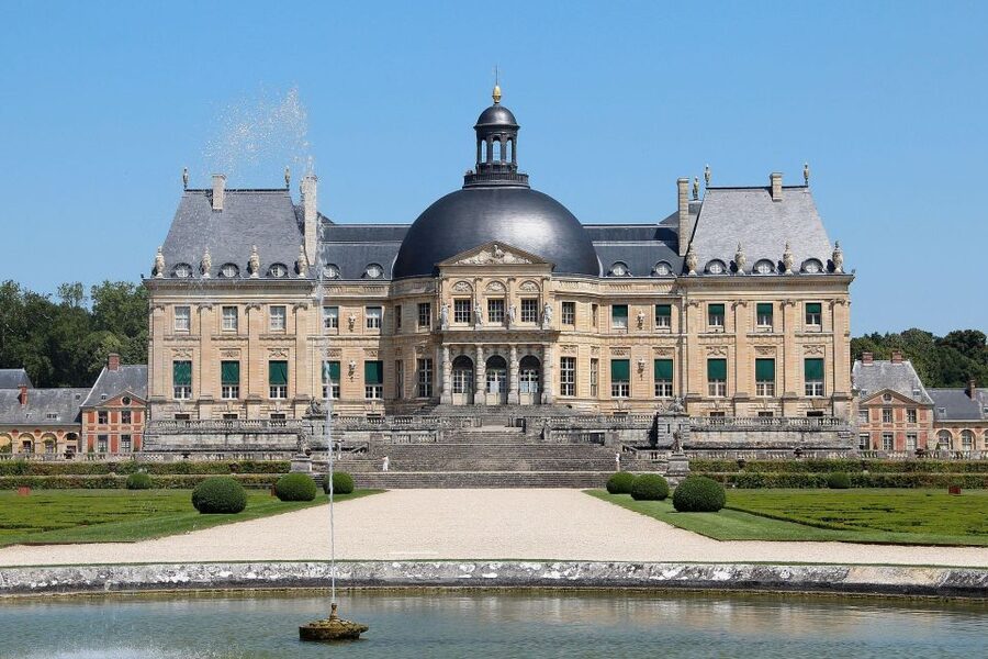 From Paris: Fontainebleau & Vaux-le-Vicomte Private Tour - Is $303 per person good value?