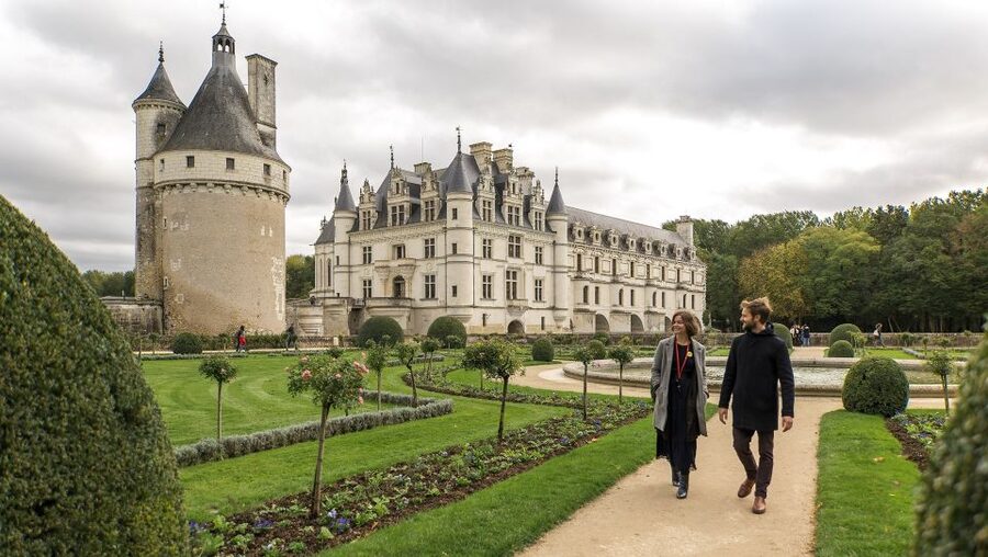 From Paris: Full-Day Loire Valley Chateaux Tour - Chenonceau: the most romantic stop
