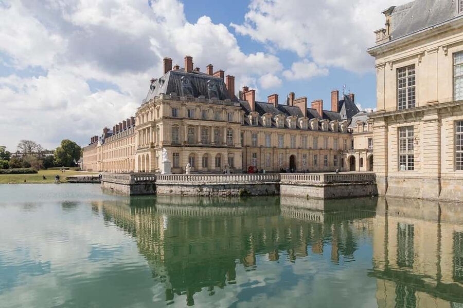 From Paris: Half-Day Tour to Fontainebleau Castle & Barbizon - Barbizon from the road, not on foot