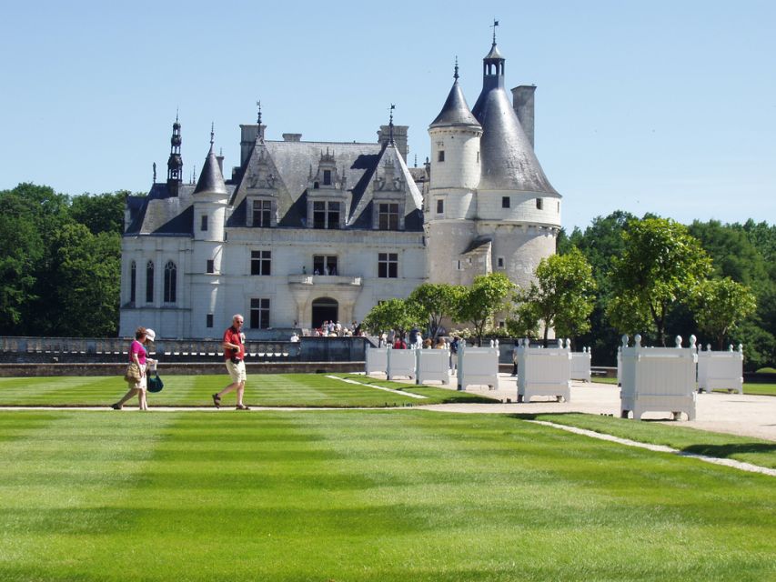 From Paris: Loire Valley Castles Full-Day Tour with Lunch - Three Loire castles in one very full day
