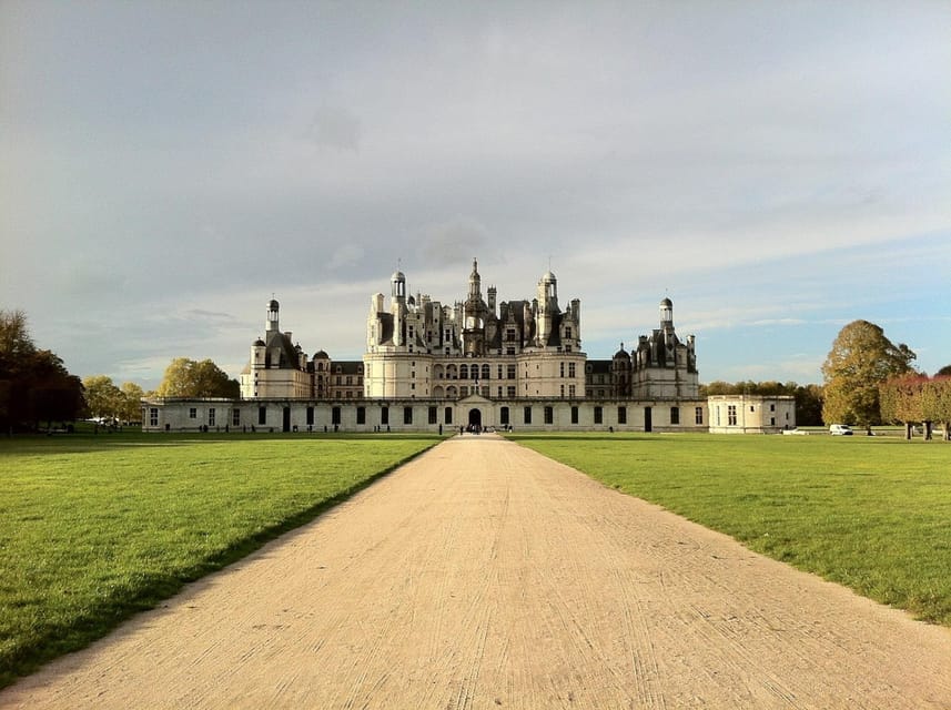 From Paris: Loire Valley Castles & Orleans Guided Tour - Orléans and the Joan of Arc connection